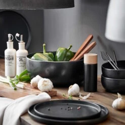 Essigflasche 240ml KARLTON BROS. In Weiß -Angebote Butlers Store butlers essigflasche 240ml karlton bros in weiss 2